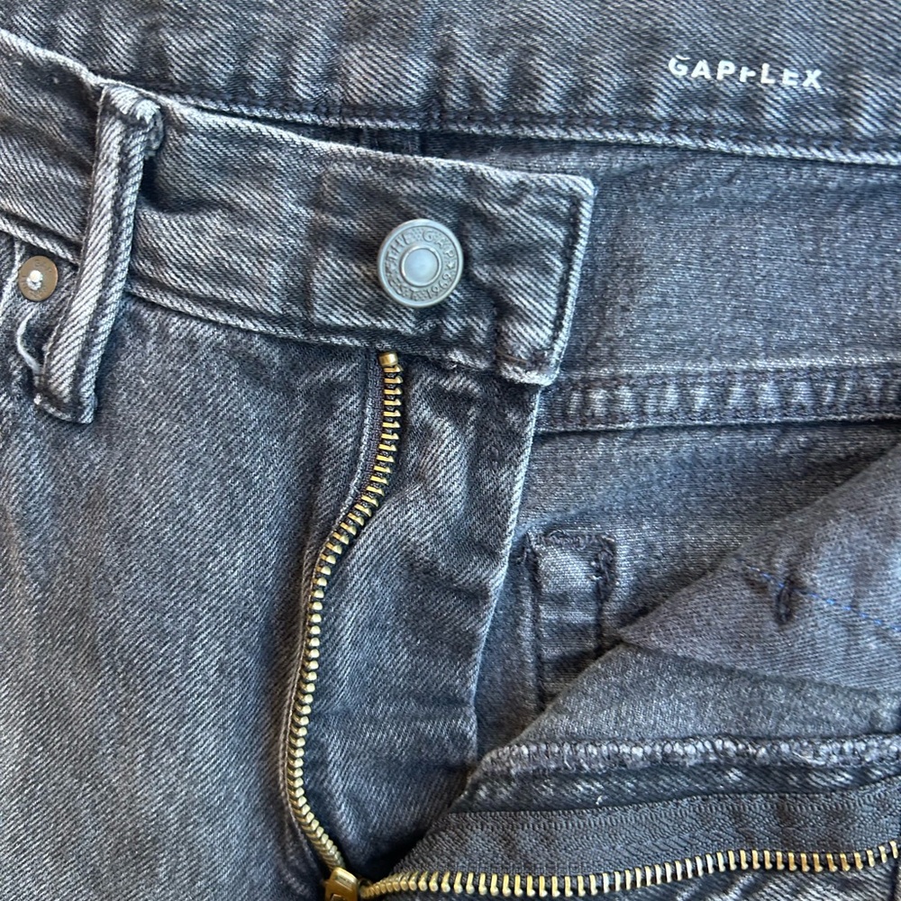 GAP Men's Dark Gray Relaxed Taper Jeans - Picture 6 of 7